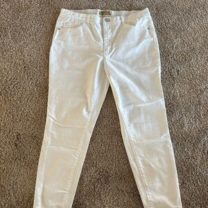 White cropped jeans.